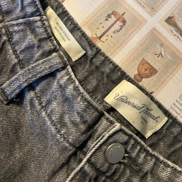 Universal Thread relaxed straight jeans - Picture 3 of 5